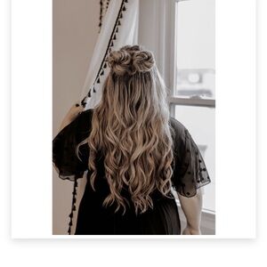 18” blonde extensions. Not used still in original package.